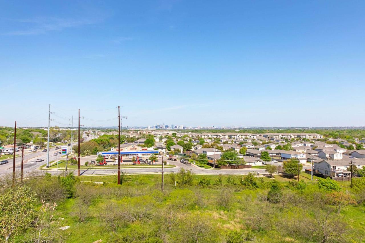 Motel 6 Austin Airport Exterior photo