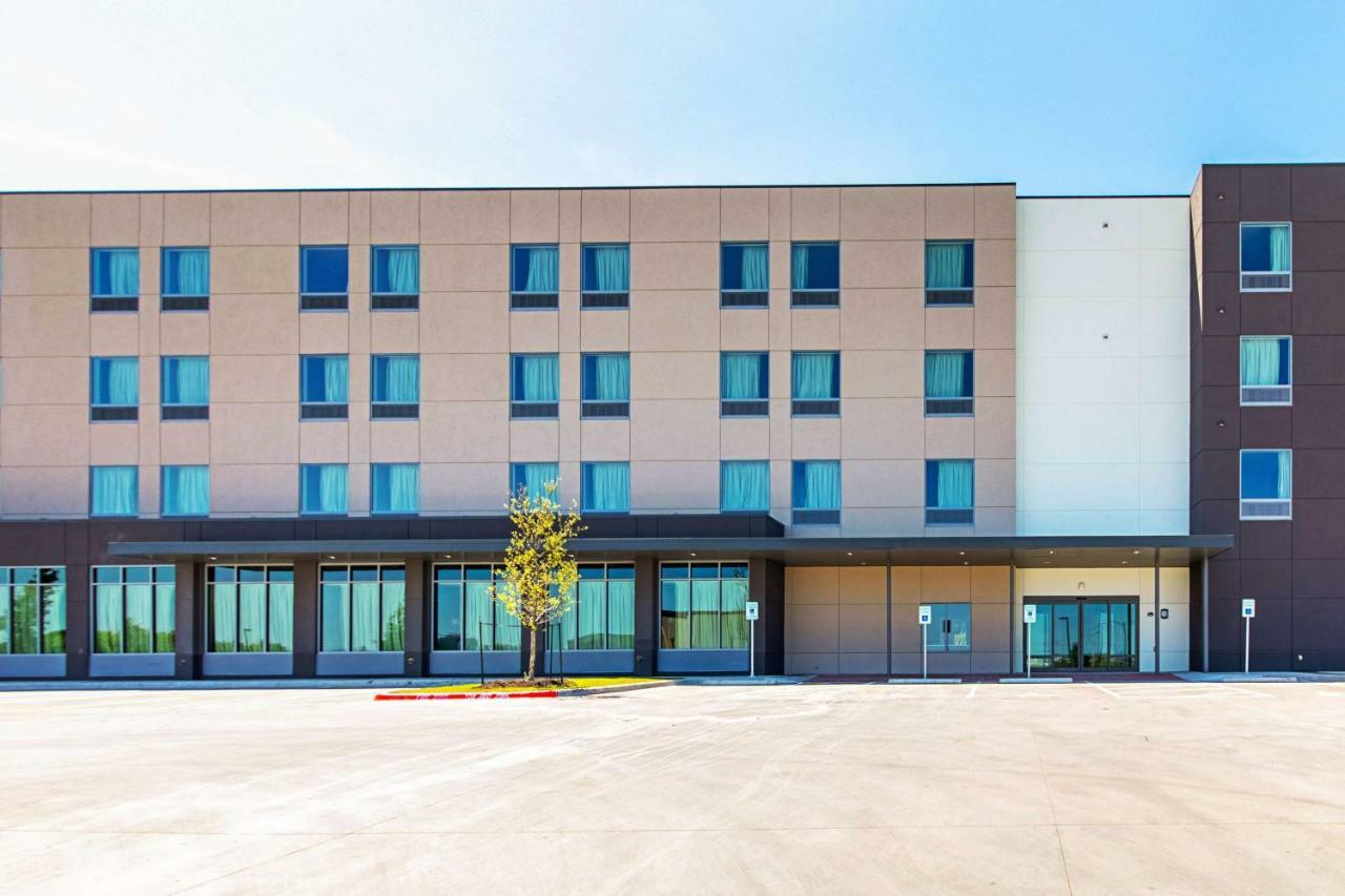 Motel 6 Austin Airport Exterior photo
